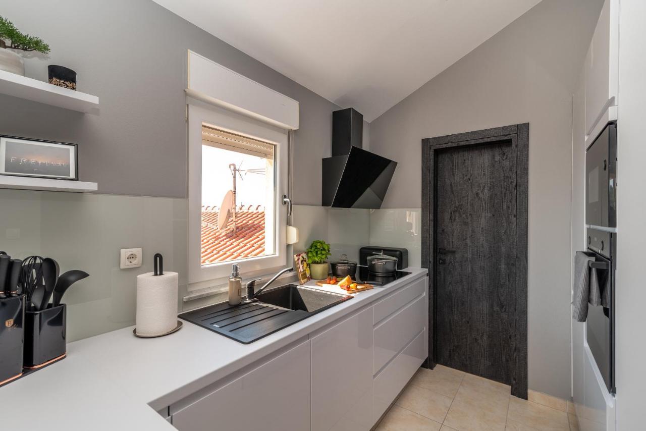 Apartment No. 8 Трогир Екстериор снимка